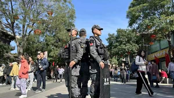 员工国庆摄影作品集-坚守岗位